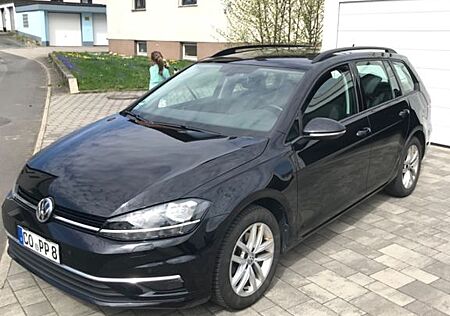 VW Golf Volkswagen 1.6 TDI SCR Comfortline Variant Comfortline