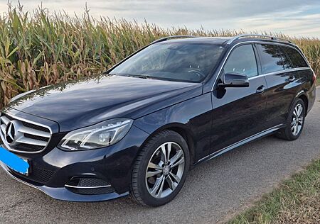Mercedes-Benz E 220 CDI T AVANTGARDE 7-Sitzer