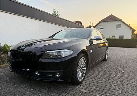 BMW 530d xDrive Touring Luxury Line AHK Pano Leder