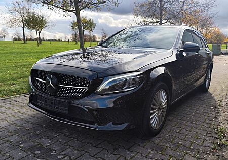Mercedes-Benz C 400 T-Model Scheckheftgepflegt