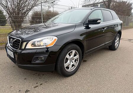 Volvo XC 60 XC60 AWD AUTOMATIK AHK PANO TÜV NEU