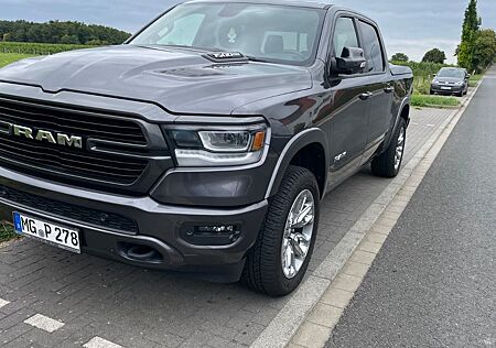 Dodge RAM 1500 Laramie Offroad 5,7 V8 Unfallfrei!