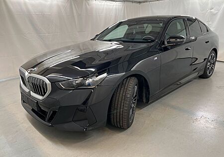 BMW 520d Limousine ///M-Sport 360° AHK SpurAss ACC P