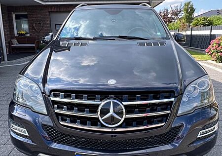 Mercedes-Benz ML 350 CDI 4MATIC/SHZ/Leder/Keyless/PDC/RFK