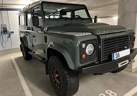 Land Rover Defender 110 TD4 TOP Zustand Neuwertig viele Ext