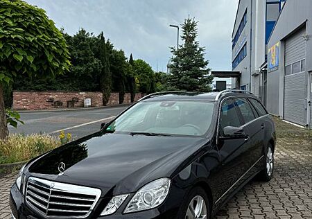 Mercedes-Benz E 300 T CDI BE AVANTGARDE/COMAND/TEMPO/SHZ/AHK