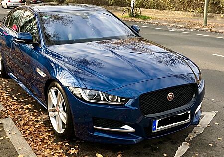 Jaguar XE 25t 240PS R-Sport Automatik R-Sport
