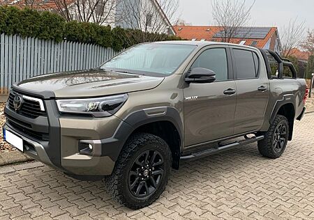 Toyota Hilux 2.8 D-4D 4X4 DOUBLE INVINCIBLE NET: 42990