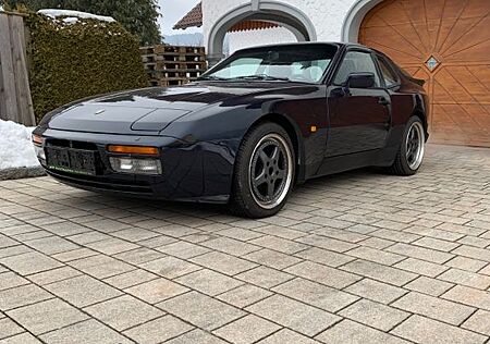 Porsche 944 S2