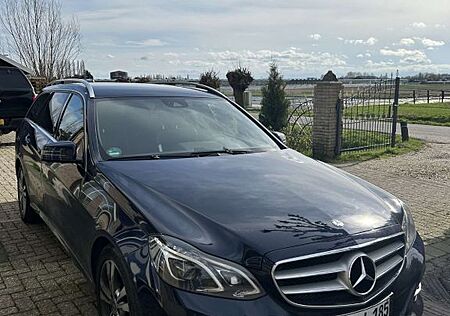 Mercedes-Benz E 220 BlueTEC T -