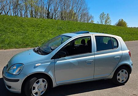 Toyota Yaris 1.3 Sol sol
