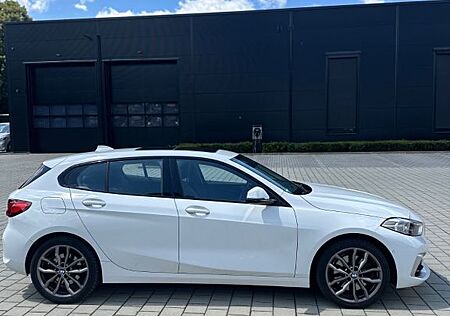 BMW 120i Luxury Line Steptronic Luxury Line