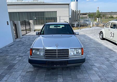 Mercedes-Benz 220 220TE mit Autogas und H-Zulassung