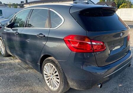 BMW 220d Active Tourer*LEDER*AHK*LED*Luxury Line