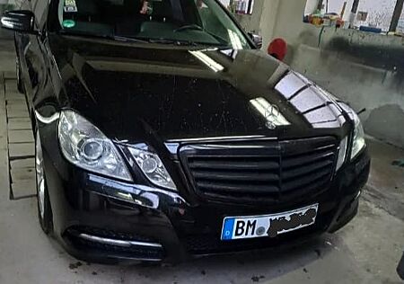 Mercedes-Benz E 250 CDI 4MATIC BlueEFF. AVANTG. Autom. AVA...