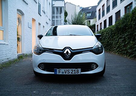 Renault Clio Expression 1.2 16V 75