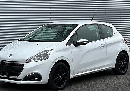 Peugeot 208 Allure/1.2/ALLES NEU.mit RECHNUNG
