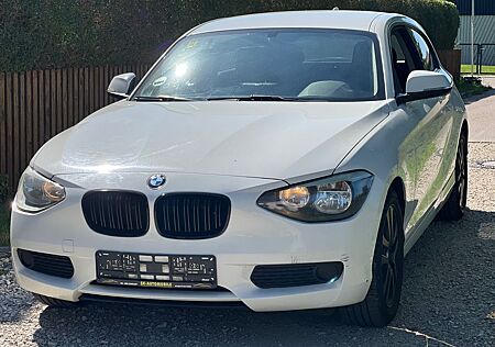 BMW 114i Sport Line/ /Alu/Navi/LED/