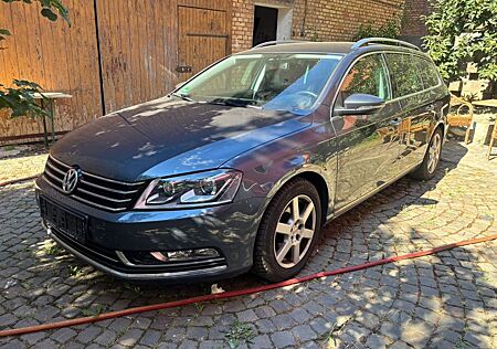VW Passat Variant Volkswagen 2.0 TDI Allrad DSG 125kW Highline
