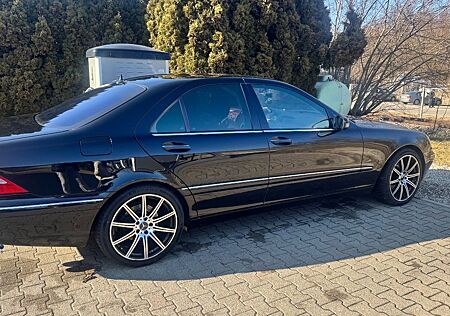 Mercedes-Benz S 500 -