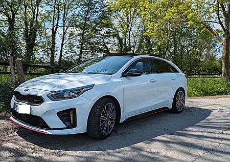 Kia Pro_ceed ProCeed 1.6 T-GDI DCT GT PANO SOUND