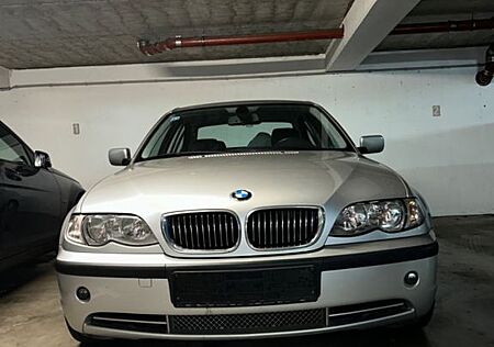 BMW 330i -