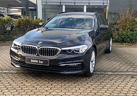 BMW 520i Touring A-Navi-LRH-Ambiente-8fach Bereifung