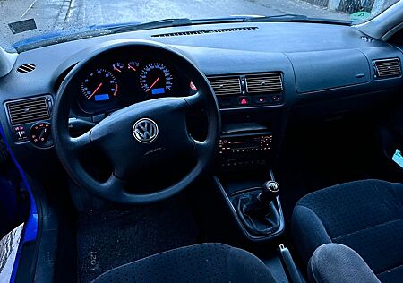 VW Golf Volkswagen 1.6 Basis