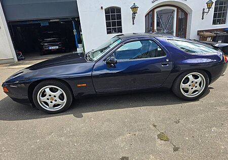 Porsche 928 GTS aus Sammlung