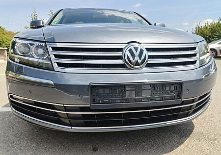 VW Phaeton Volkswagen 4.2 V8 lang 4MOTION 4-Sitzer -Exclusiv