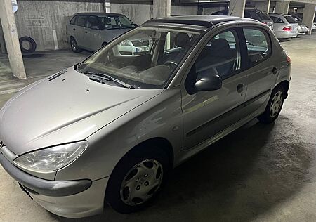 Peugeot 206 1.4 Filou TÜV 07.2026