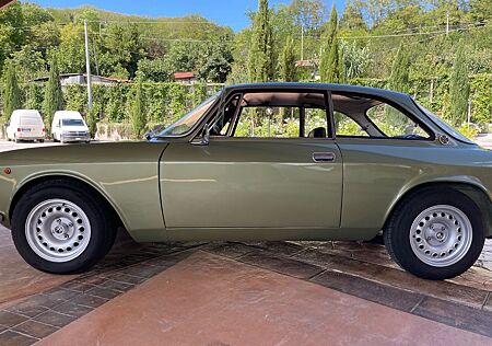 Alfa Romeo GT 1750