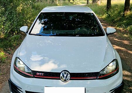 VW Golf Volkswagen 2.0 TSI DSG BMT GTI GTI