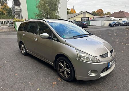 Mitsubishi Grandis 2.0DI-D 30 Jahre*7 Setzer*AHK*TÜV 01/27*