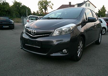 Toyota Yaris 1.3 Edition 8xbereift Garantie 1.Hand