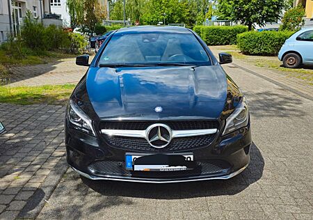 Mercedes-Benz CLA 220 Shooting Brake CLA 220 d DCT Urban S...