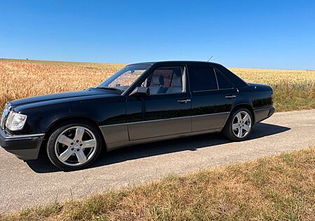Mercedes-Benz E 230 W124 230E TÜV08/26