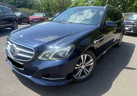 Mercedes-Benz E 300 BlueTec Hybrid*Pano*Leder*DIST*LED*VOLL*