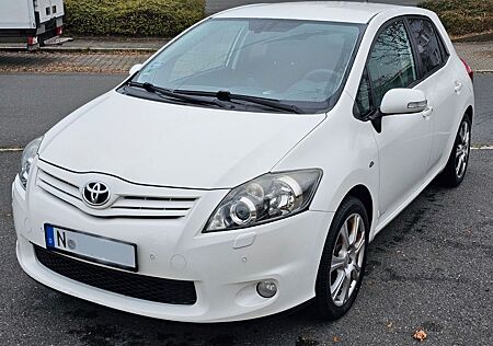 Toyota Auris 2,2-l-D-CAT D-CAT