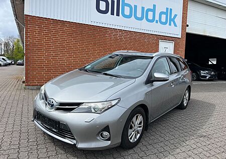 Toyota Auris Touring Sports Hybrid FULL SERVICE