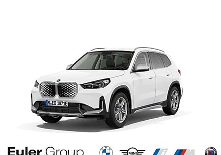BMW iX1 eDrive20 AHK-klappbar AHK Navi Digitales Coc