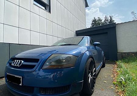 Audi TT Coupe 1.8T quattro 165 kW