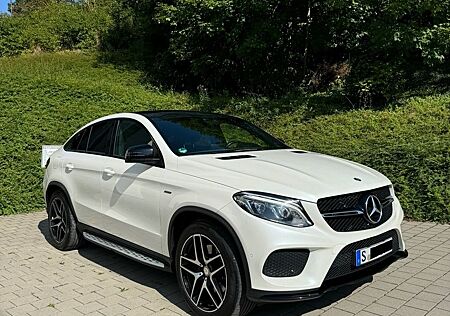 Mercedes-Benz GLE /43 AMG Coupé, Carbon, Night