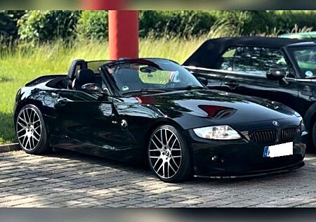 BMW Z4 2.2i*Cabrio*Leder*Navi*Tempomat*19 Zoll