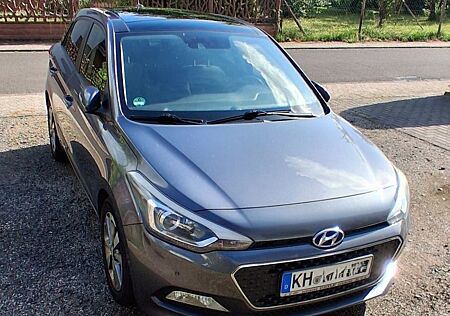 Hyundai i20 Panoramadach und Kamera und viele Extras