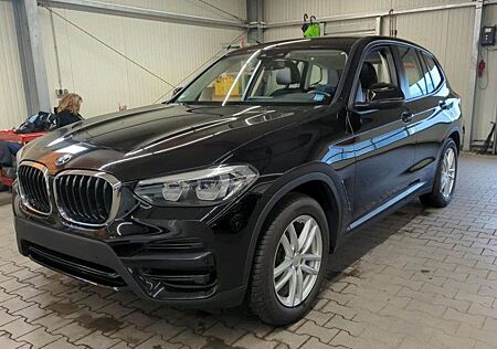 BMW X3 xDrive 20 i Advantage*CockpitPro*Pano*Shz*LED