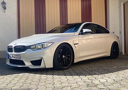 BMW M4 TÜV/Service NEU Head Up/ Harman Kardon