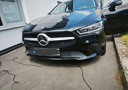 Mercedes-Benz CLA 180 Shooting Brake -
