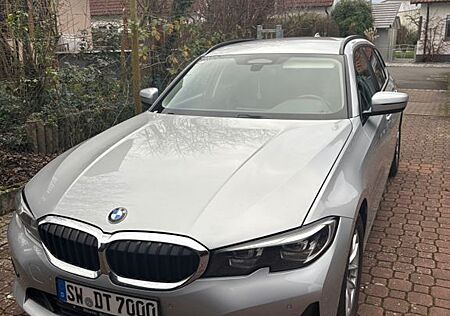 BMW 320 d Adv. Autom., AHK, live Cockpit, TÜV ne
