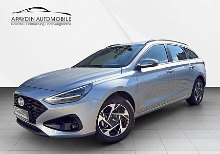 Hyundai i30 cw 1.5 Advantage NAVI/LED/WiPa/LM/LHZ